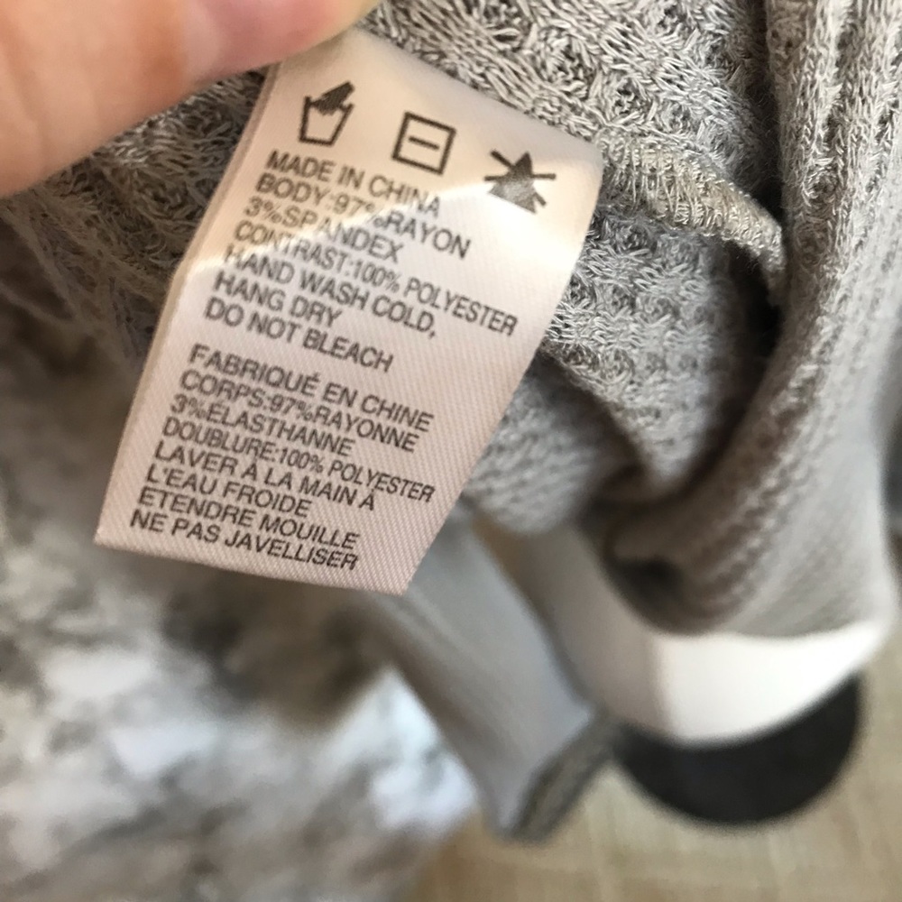 🛍3/$60 SALE! Gray Hooded Long Sleeve Thermal - Picture 4 of 4